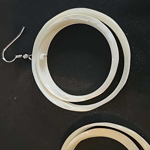 2 Pair of Sea Shell Pierced Earrings🐈14 - Picture 8 of 10